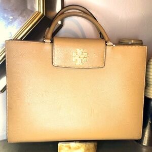 Tory Burch Britten tan pebbled leather satchel.